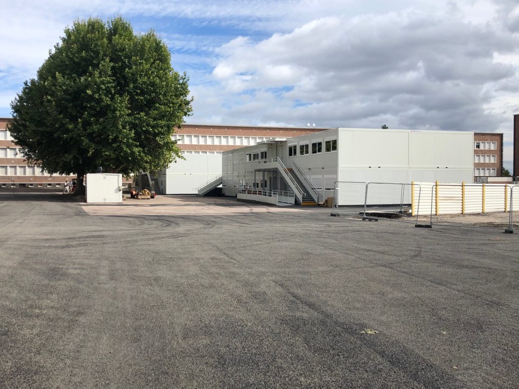 Classes provisoires sur le chantier de la cité scolaire Blaise Pascal - CDR Construction